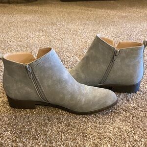 Stylish Women's Gray Ankle Booties